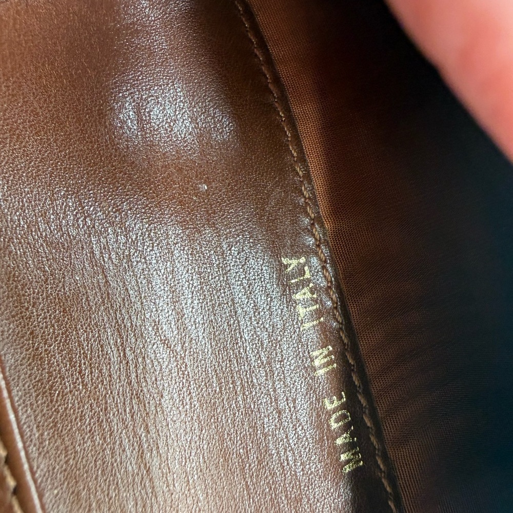 CHANEL Tan Caviar Leather Wallet with Gold Accent - Picture 13 of 15